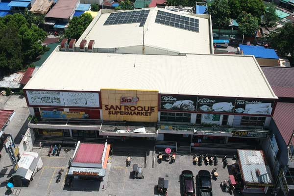 Solar array on the San Roque Supermarket branch in Camarin, Caloocan