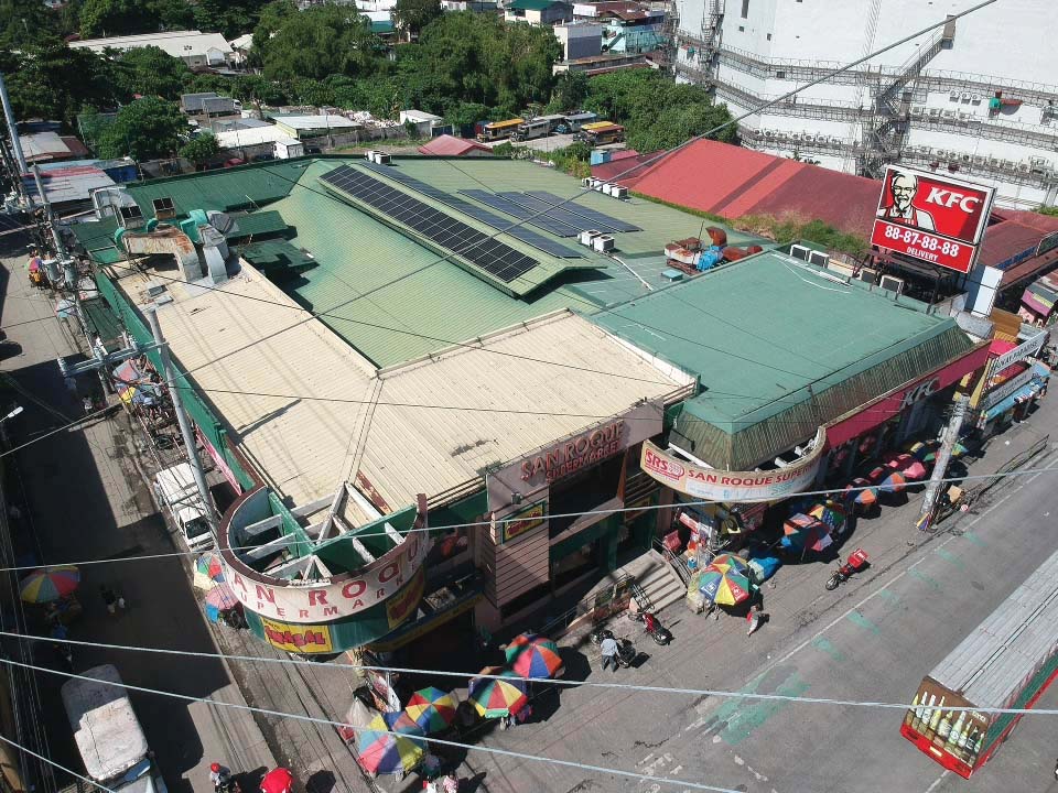Commercial rooftop solar installation